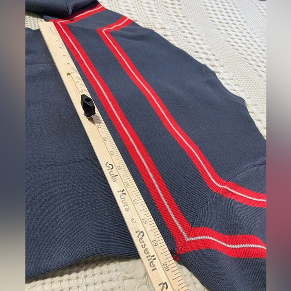 Vintage Bogner Sweater Made in Hong Kong - Picture 3 of 8